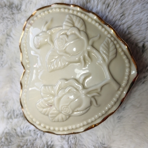 Heart Porcelain Ivory Rose Gold Rim Jewelry Box Trinket - Picture 5 of 14